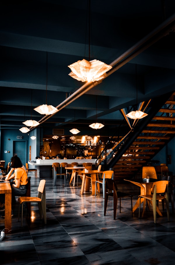 Kalabalik restoran masasi